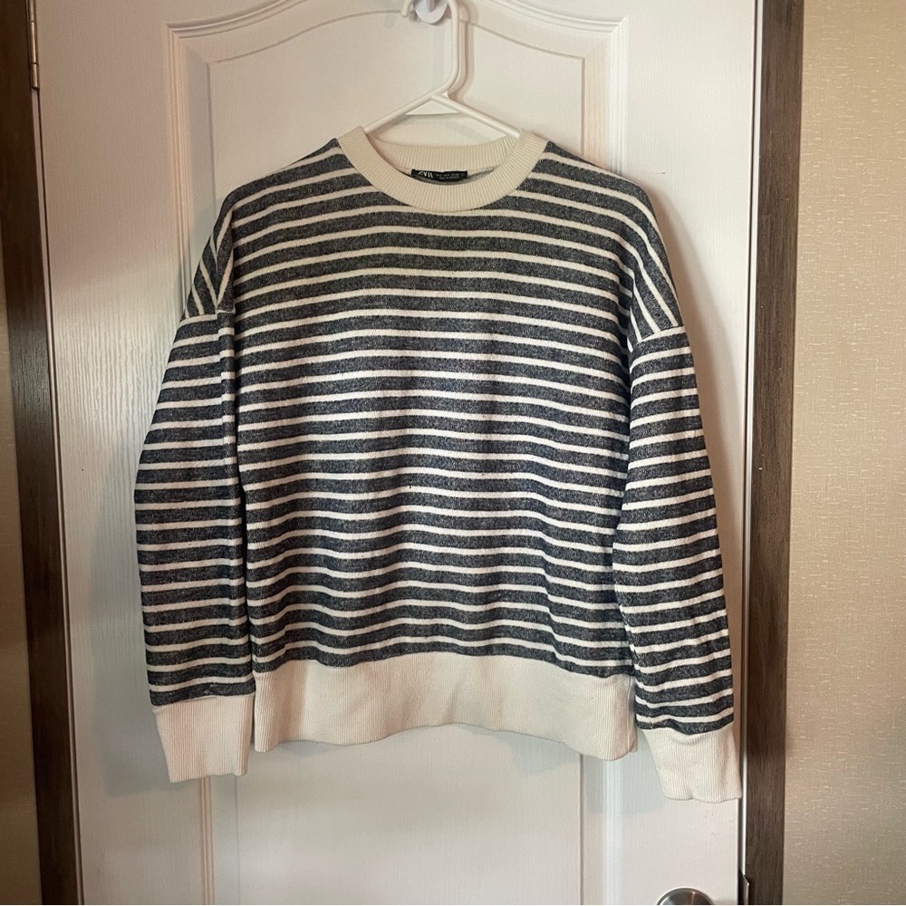 Zara Blue & White Soft Stripe Sweater  Sweatshirt Crewneck Women’s Size Small